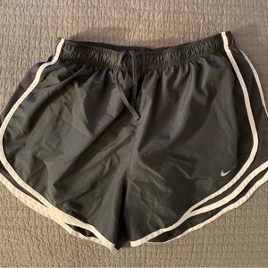 Size XL Women’s running shorts. Nike.